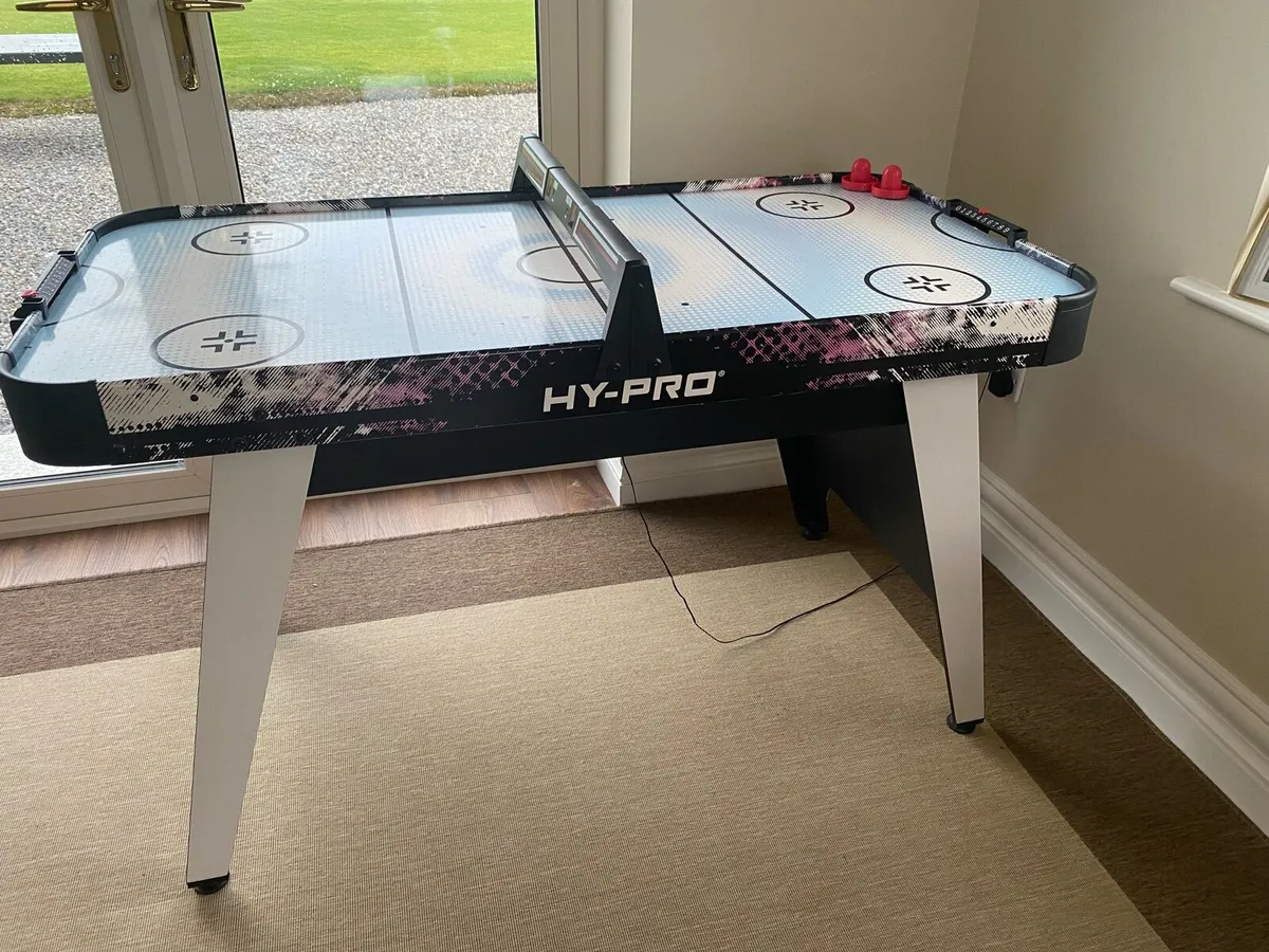 Air hockey - Image 1