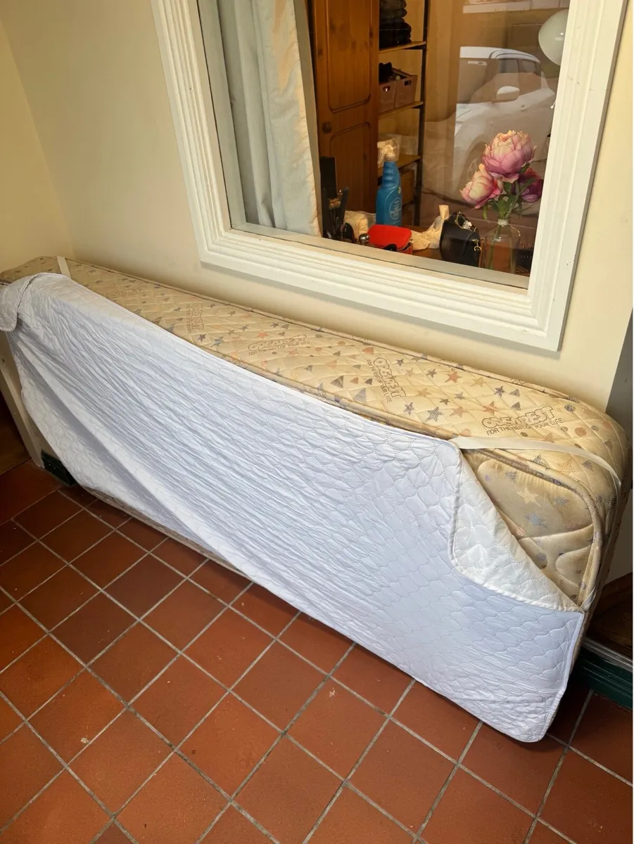 Single bed, Headboard and Mattress - Image 2
