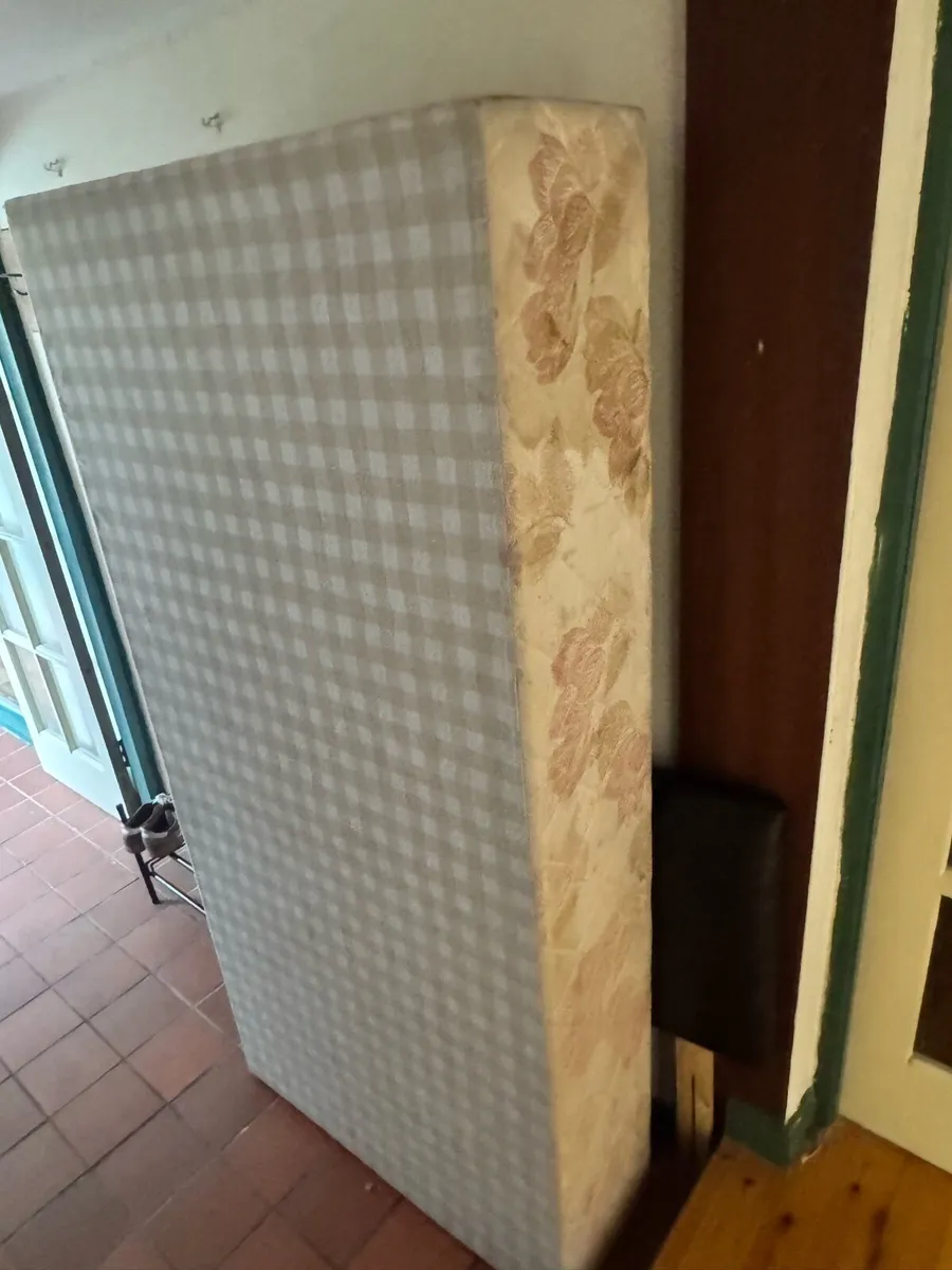 Single bed, Headboard and Mattress - Image 3