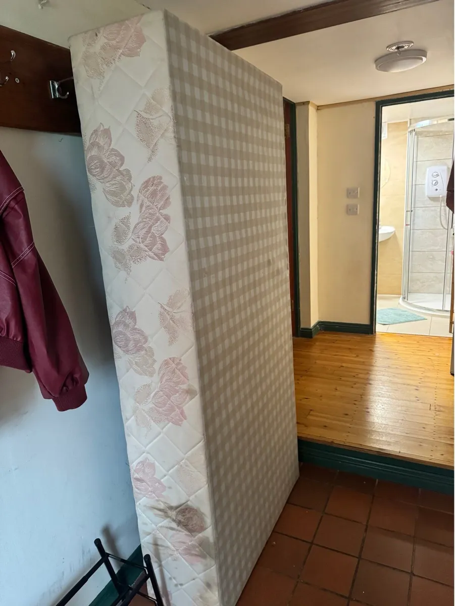 Single bed, Headboard and Mattress - Image 4