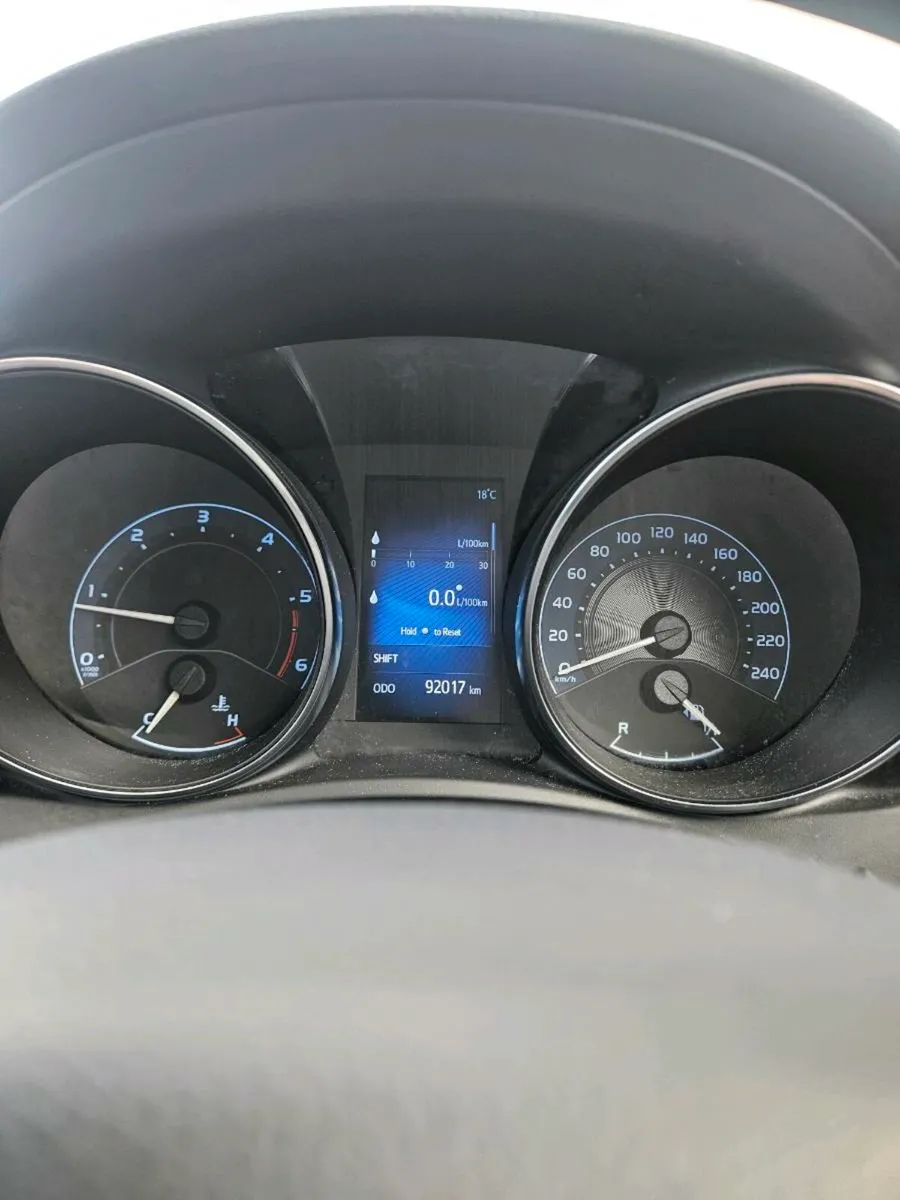 Toyota Auris - Image 1