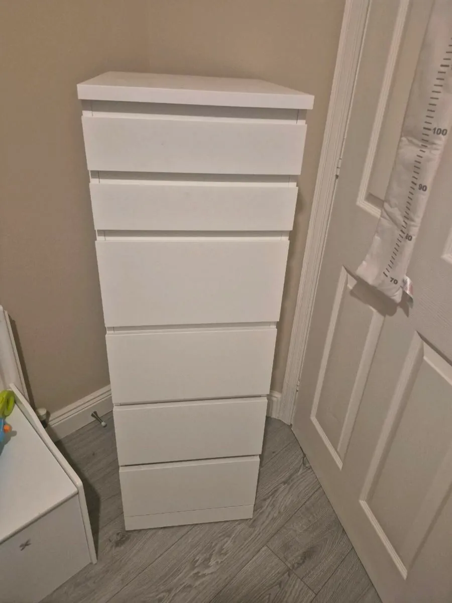 Tall unit - Image 1