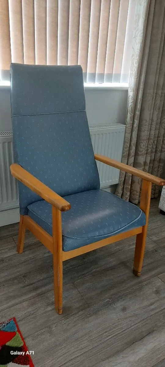 Arm chair - Image 1