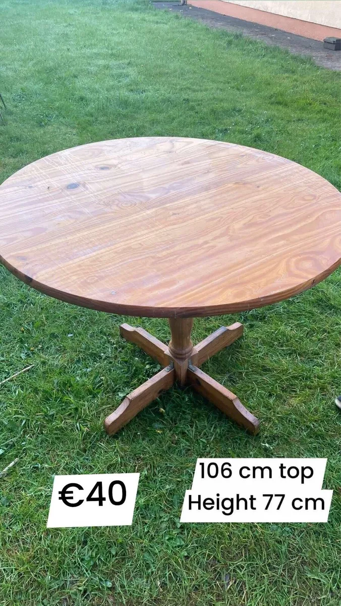 Small round kitchen table - Image 1