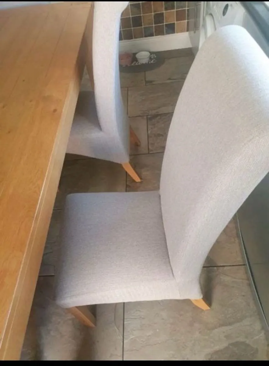 Dining table & 6 Chair - Image 3