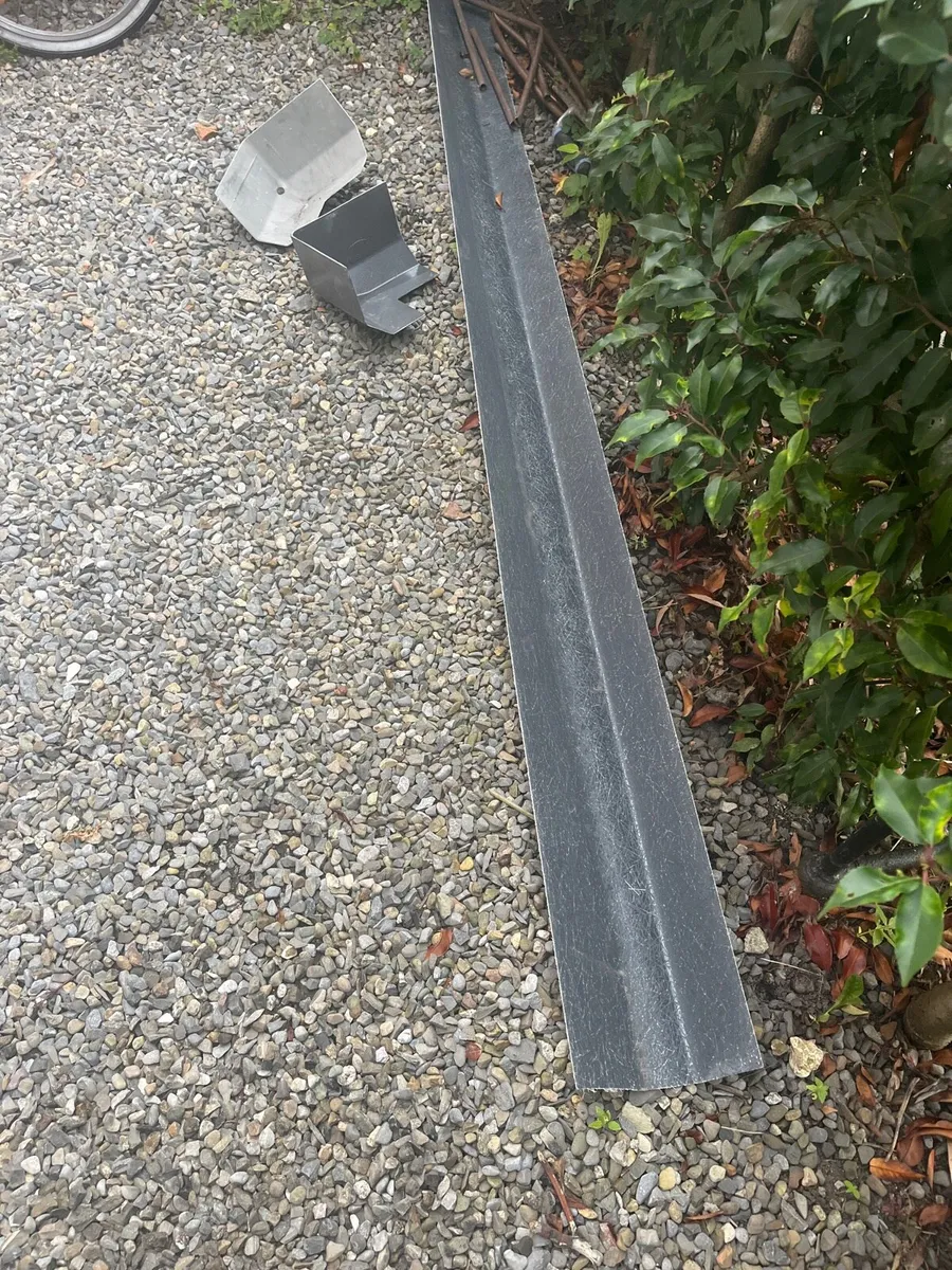 Fibreglass roof trims - Image 1