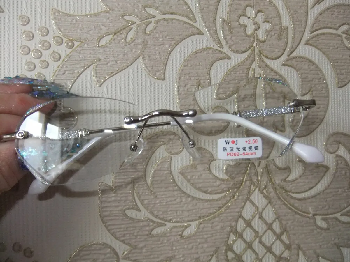 GLASSES - Image 1