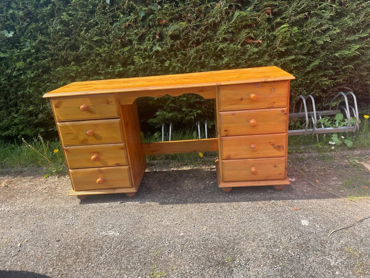 Pine study desk - Image 1