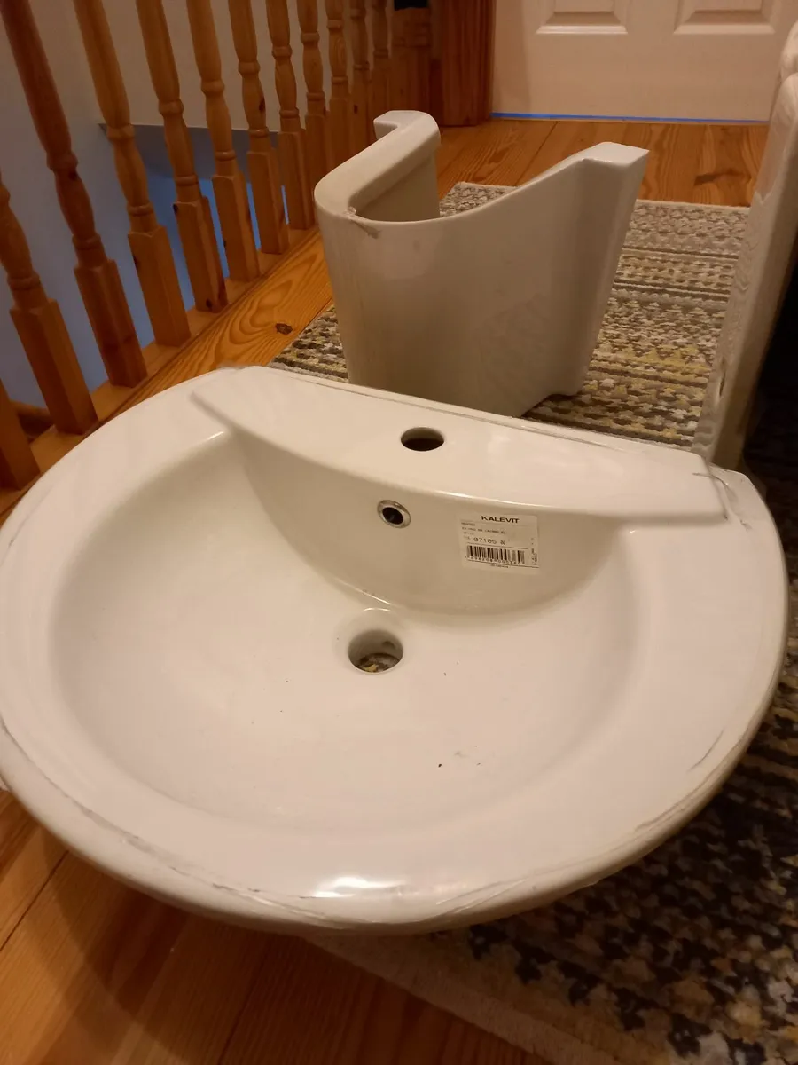 NEW BATHROOM WASHBASIN . - Image 3