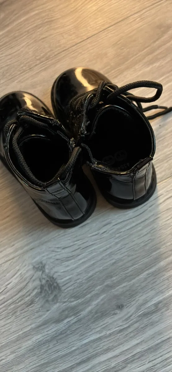 Girls black laced boots size 6 (euro 23) - Image 3