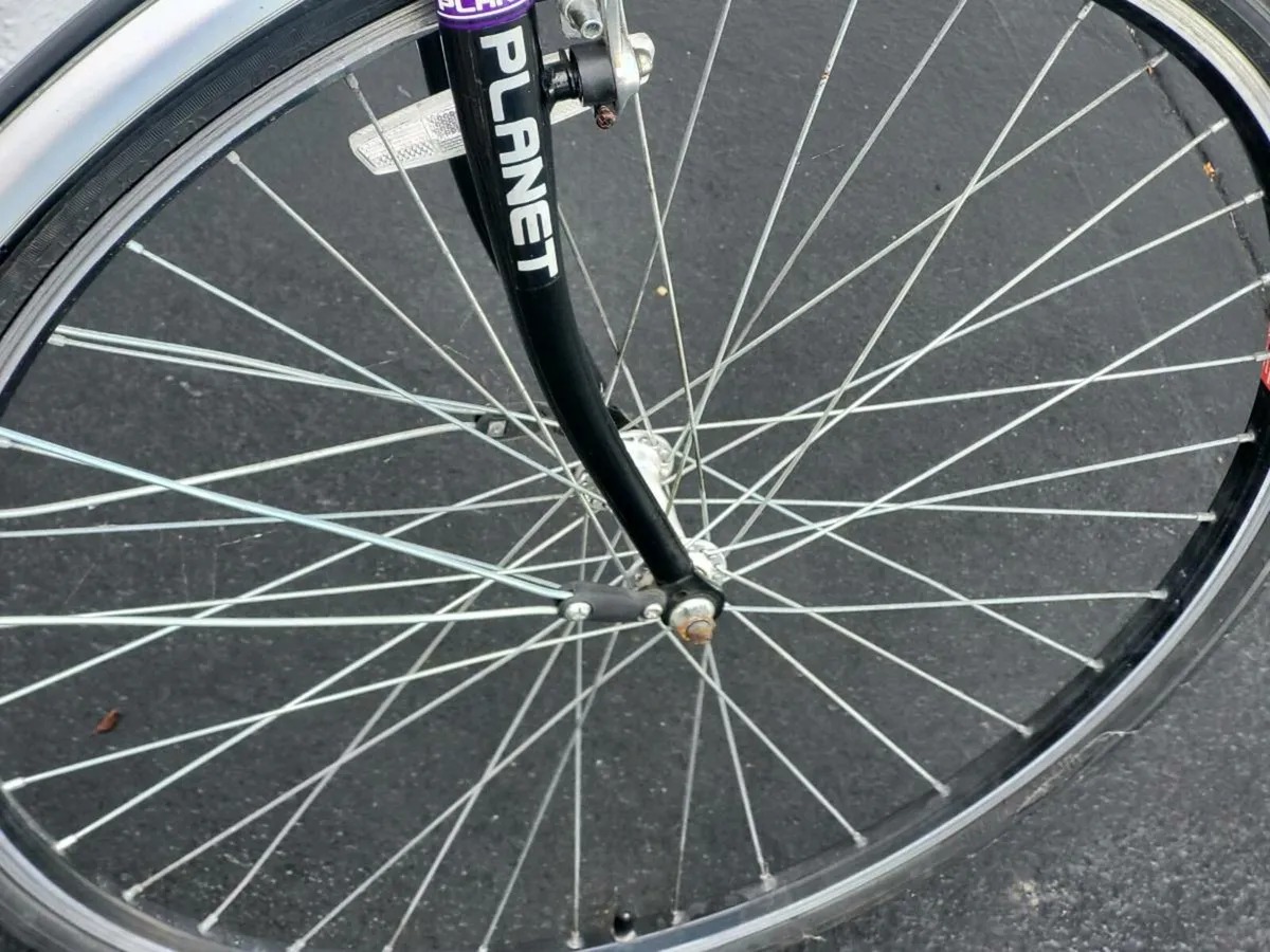LADIES BIKE SELDOM USED. NO OFFERS - Image 3