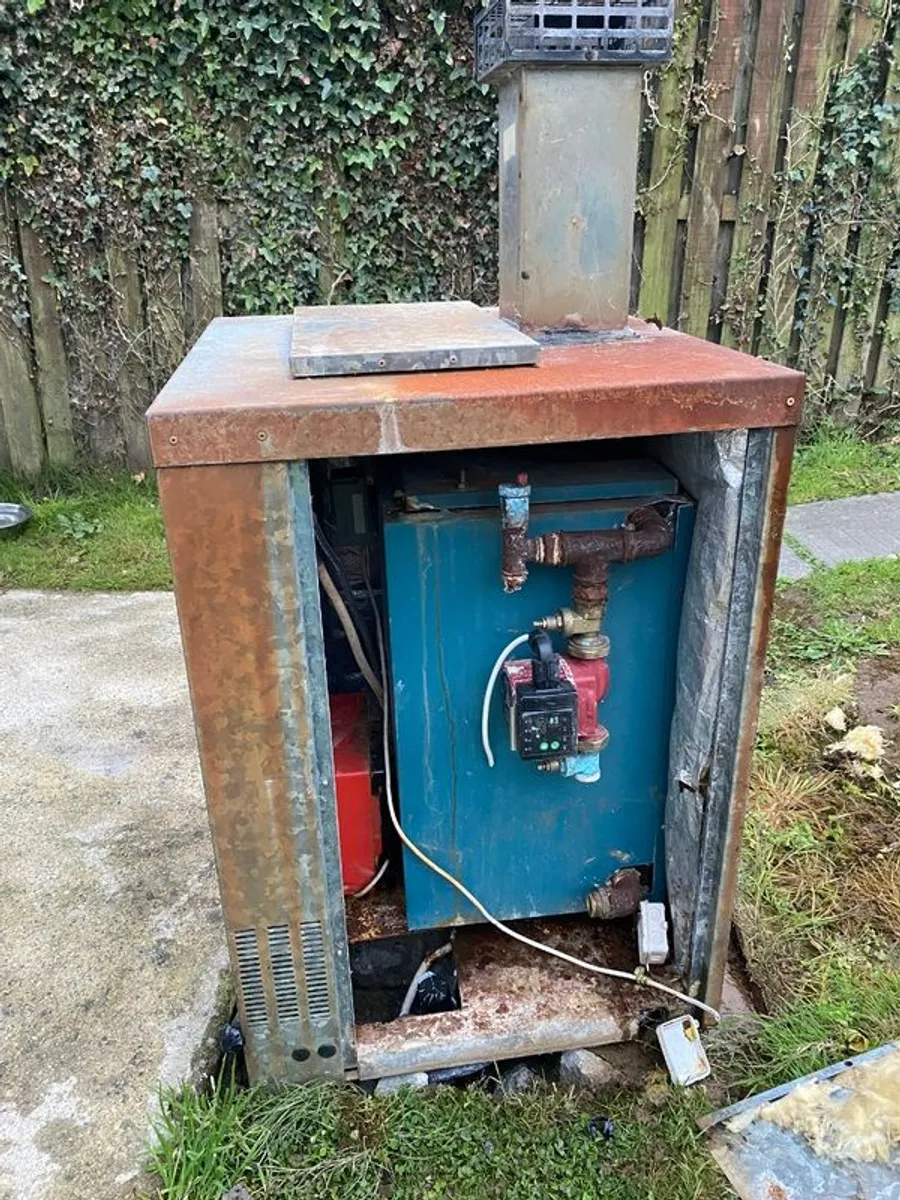 Oil burner and 650 ltr tank - Image 2