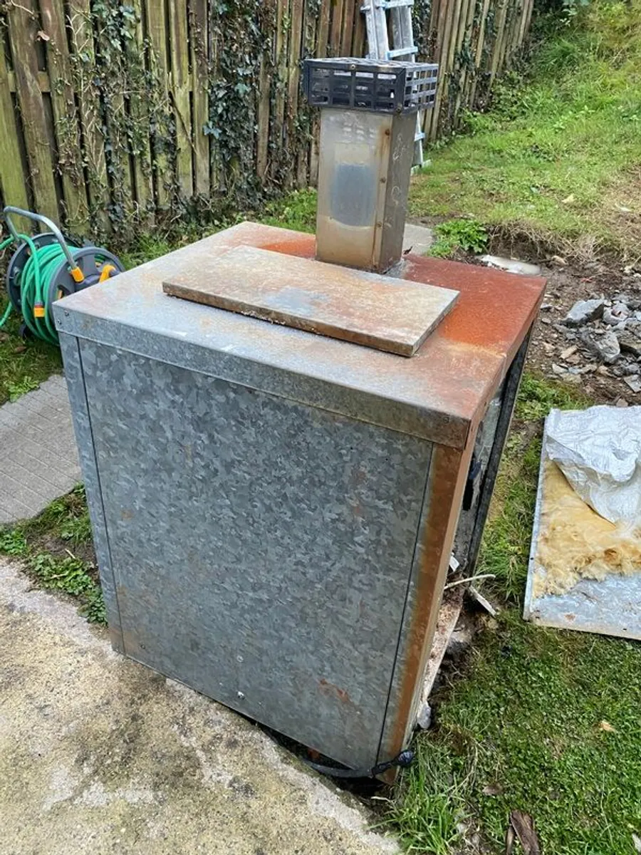 Oil burner and 650 ltr tank - Image 3
