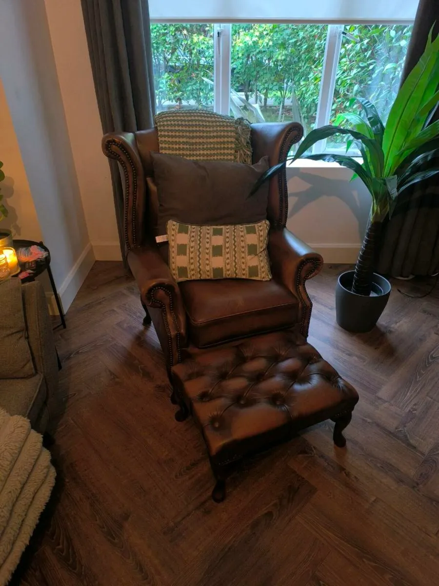 Chesterfield Armchair - Image 2