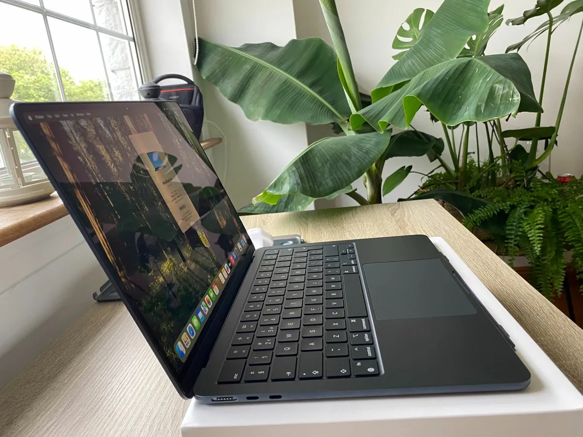 Apple MacBook Air 13inch (2022) M2 | 512GB | 8GB - Image 4