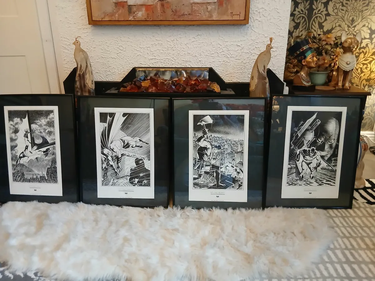 4 X VINTAGE BATMAN FRAMED POSTERS - Image 1