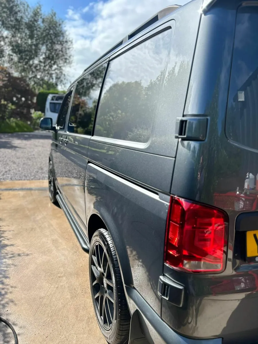 Volkswagen Transporter 2022 - Image 2