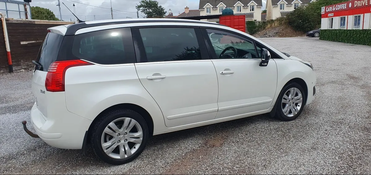 Peugeot 5008 2016 - Image 1