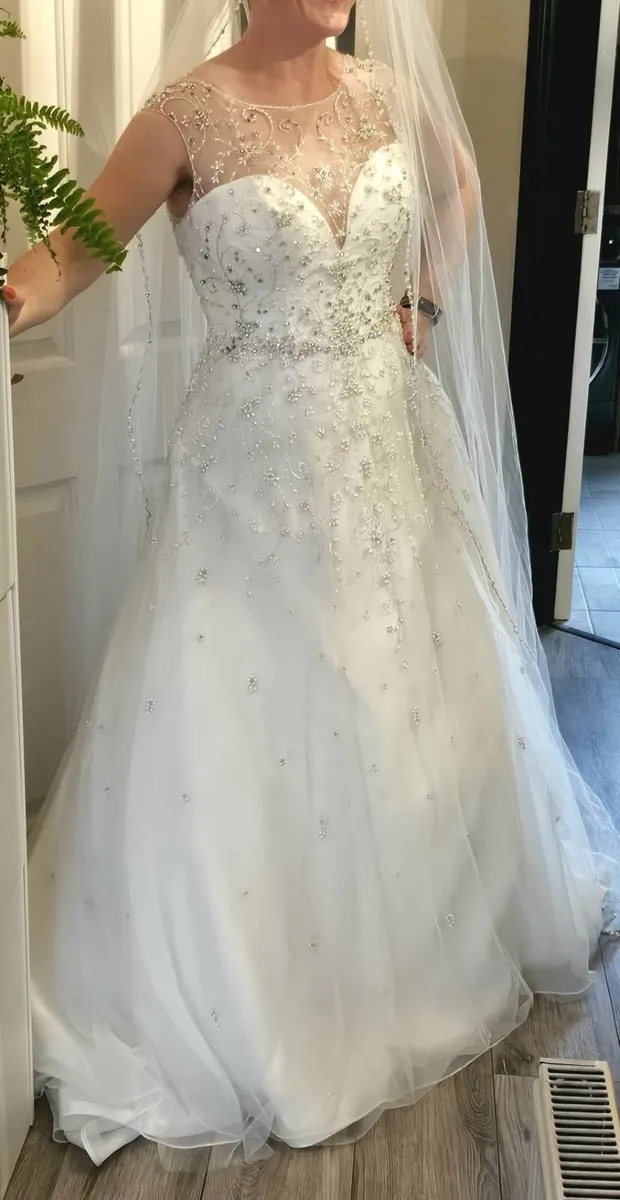 Maggie Sottero 'Freesia' Wedding Dress - Image 2