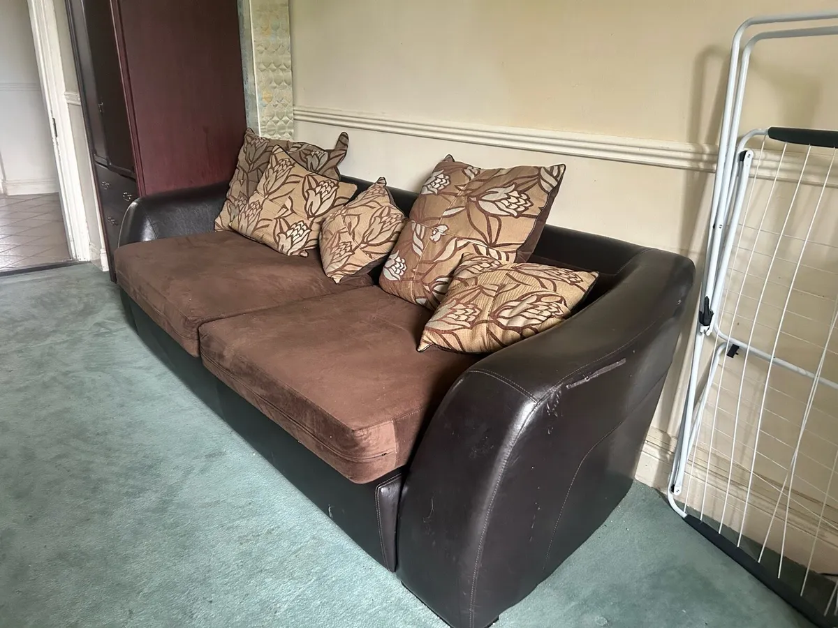 Couch - Image 2