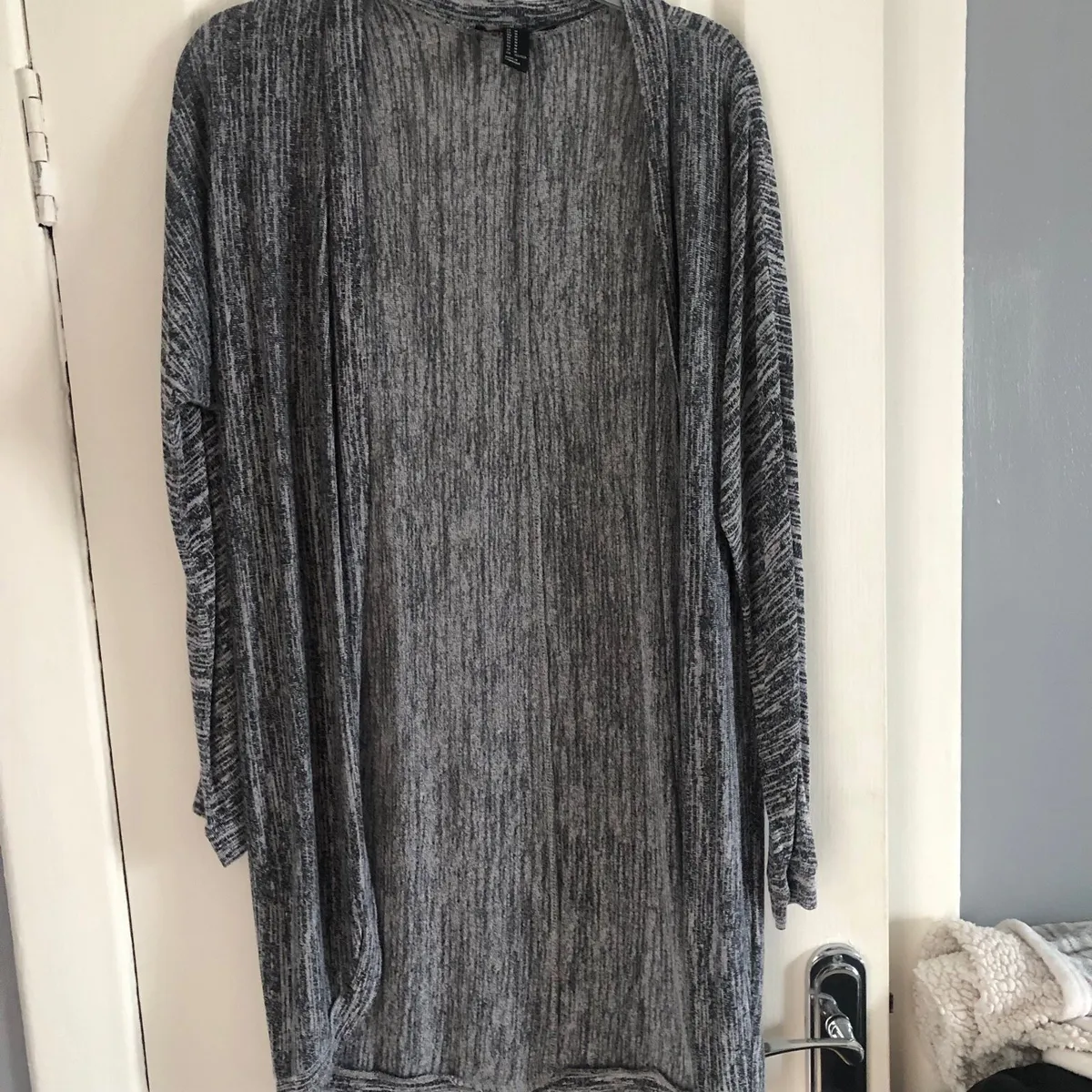Ladies long cardigan size 12 €5 - Image 1