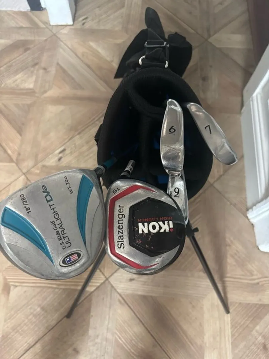 Junior Golf clubs & bag - Image 1