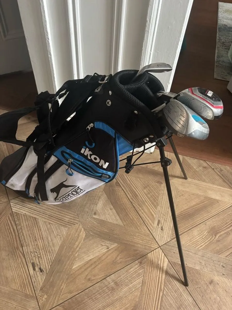 Junior Golf clubs & bag - Image 2