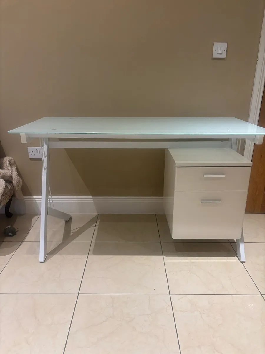 White Desk