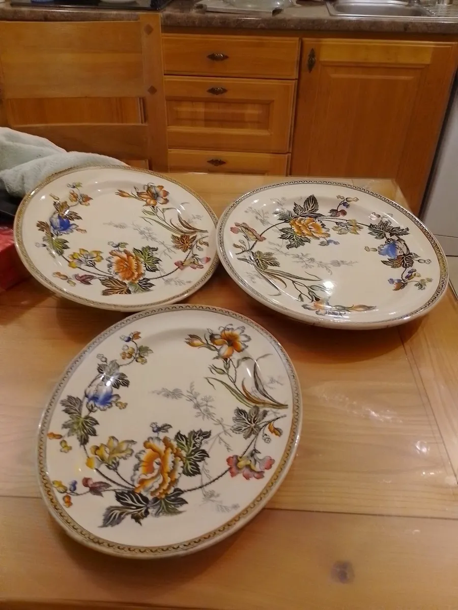 Antique plates - Image 1