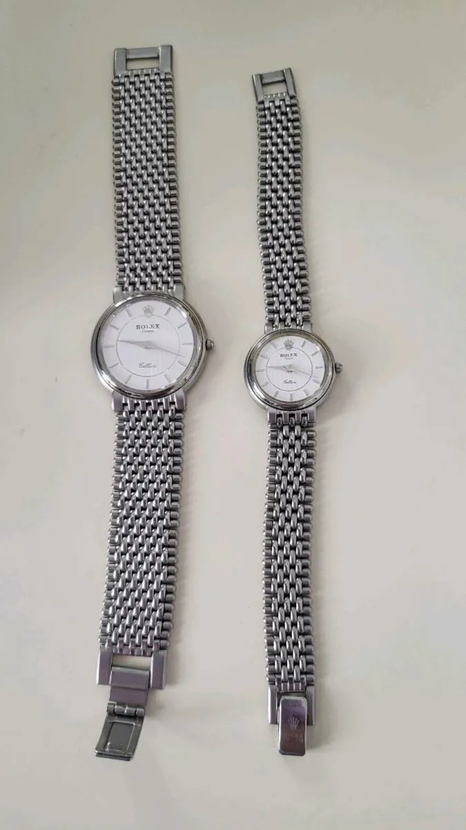 Pair of fashion watches - Image 1