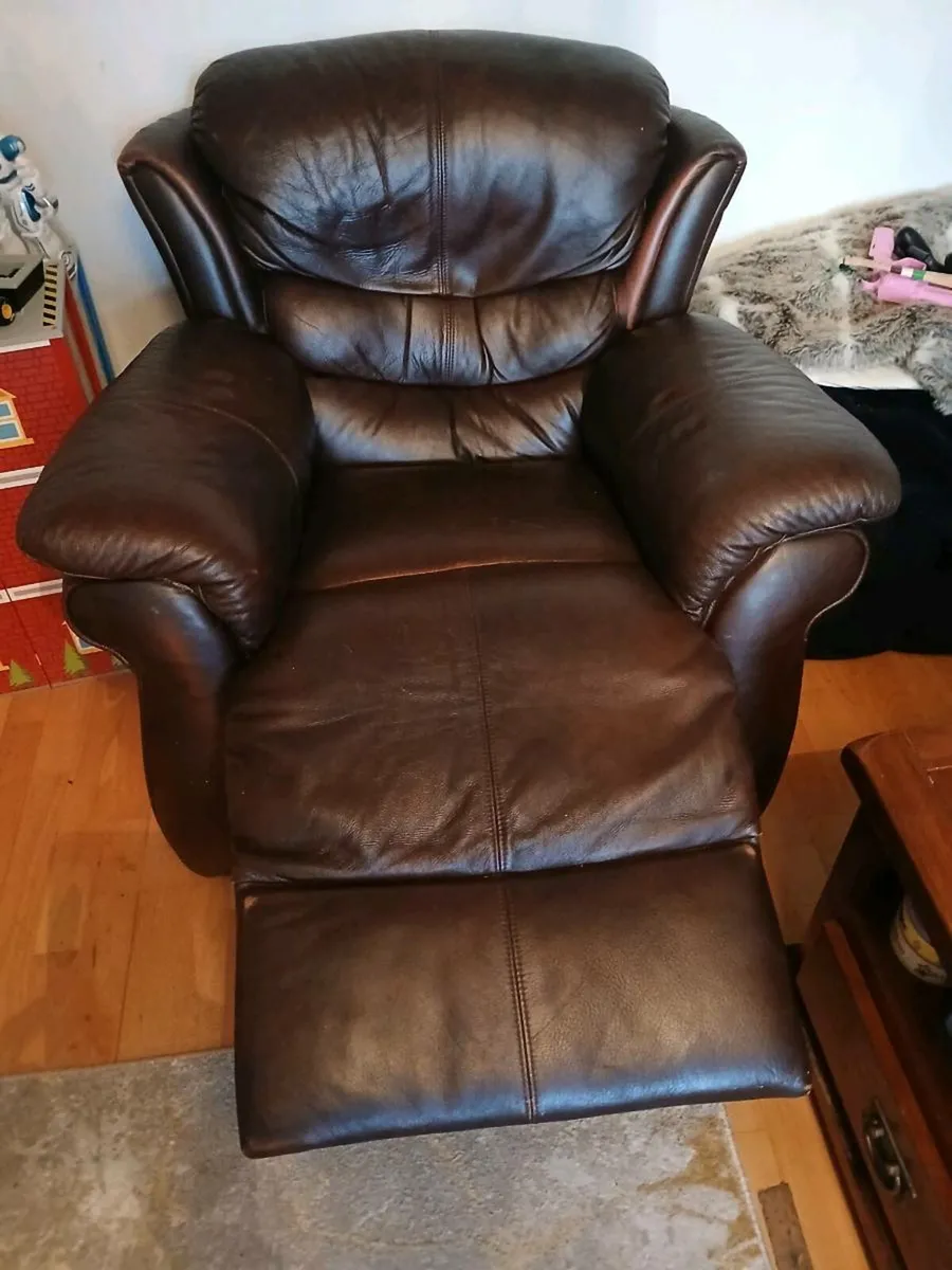 Recliner chair - Image 2