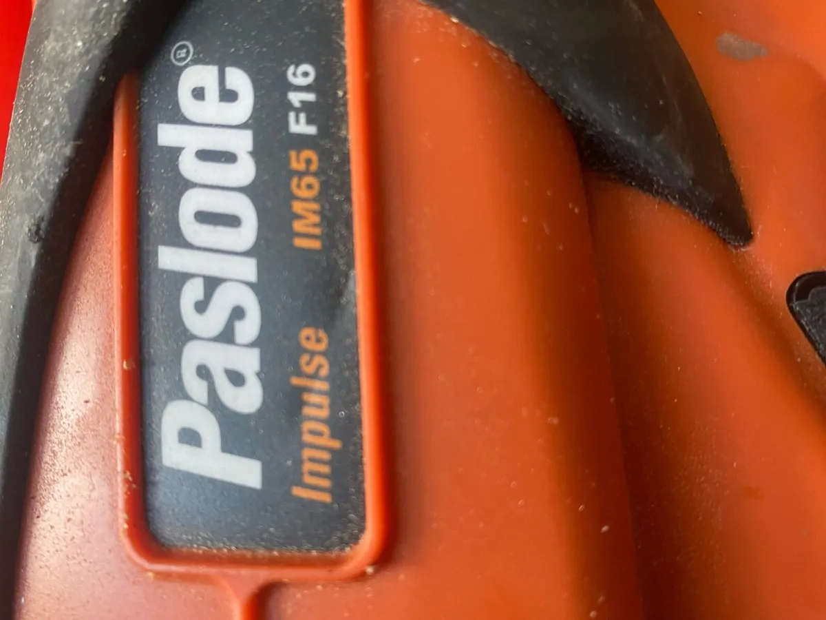 Second fix nail gun - Image 2