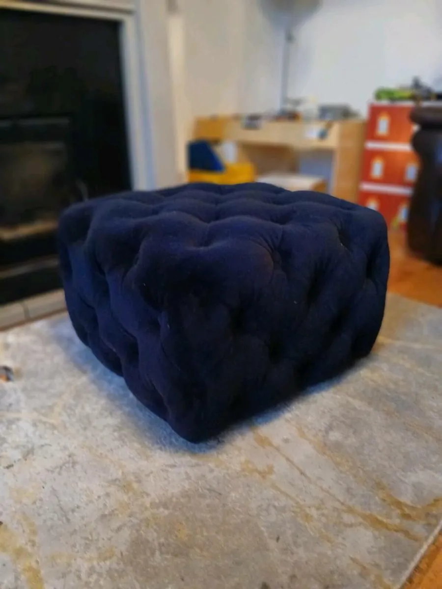 Ottoman / poof - Image 2