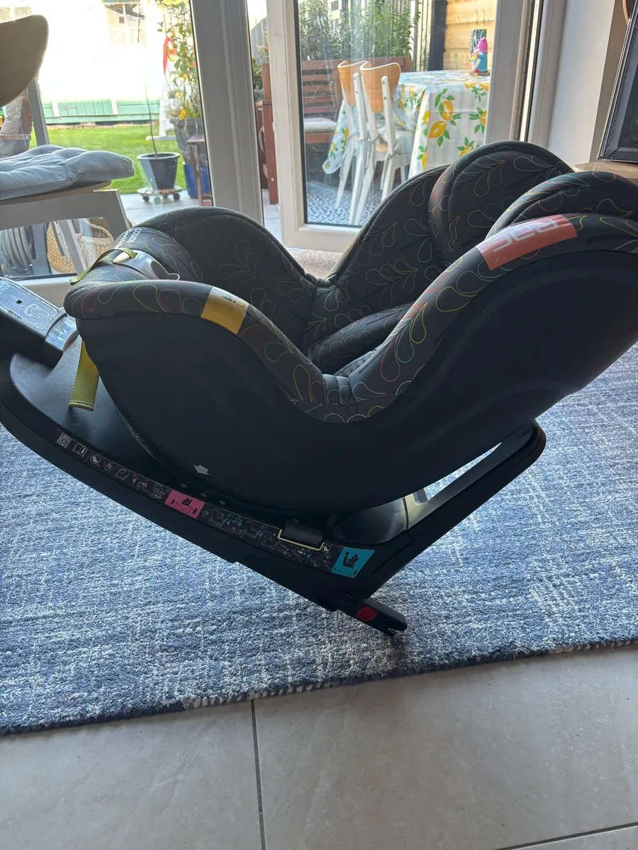 Cosatto Rotate i-size car seat - Image 4