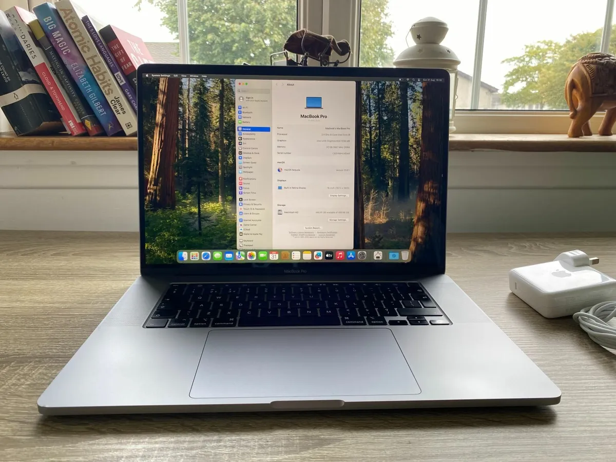 Apple MacBook Pro 16inch (2019) i9-9980HK | 32GB | - Image 1