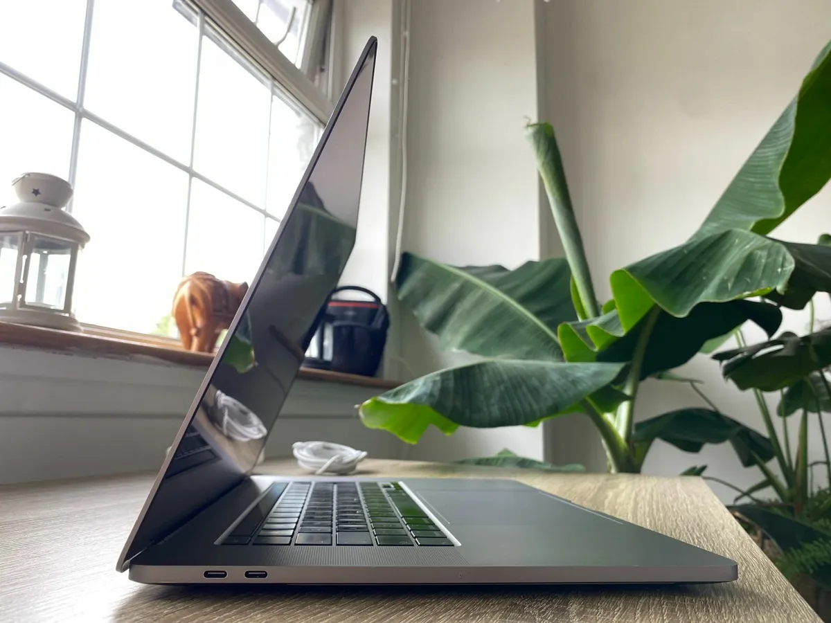 Apple MacBook Pro 16inch (2019) i9-9980HK | 32GB | - Image 4