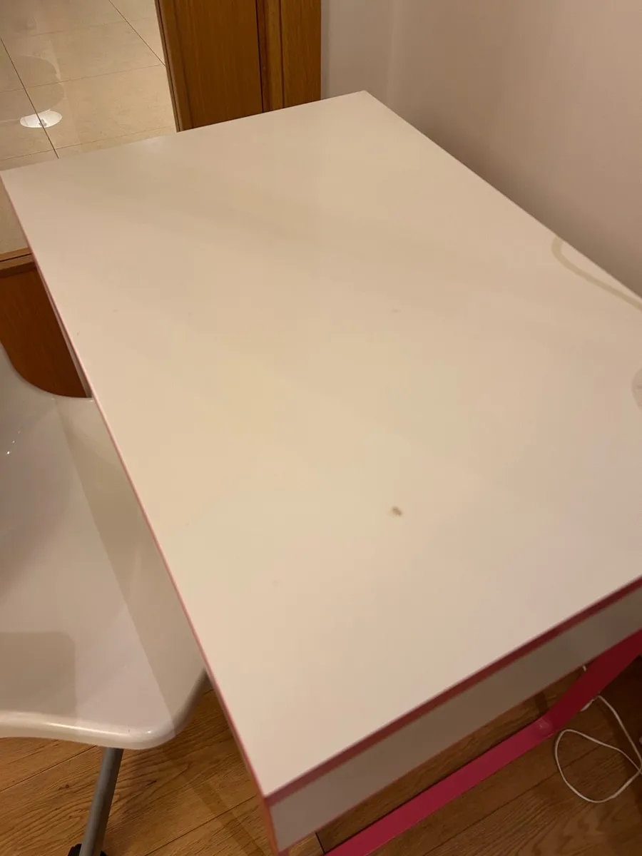 Desk - Image 2