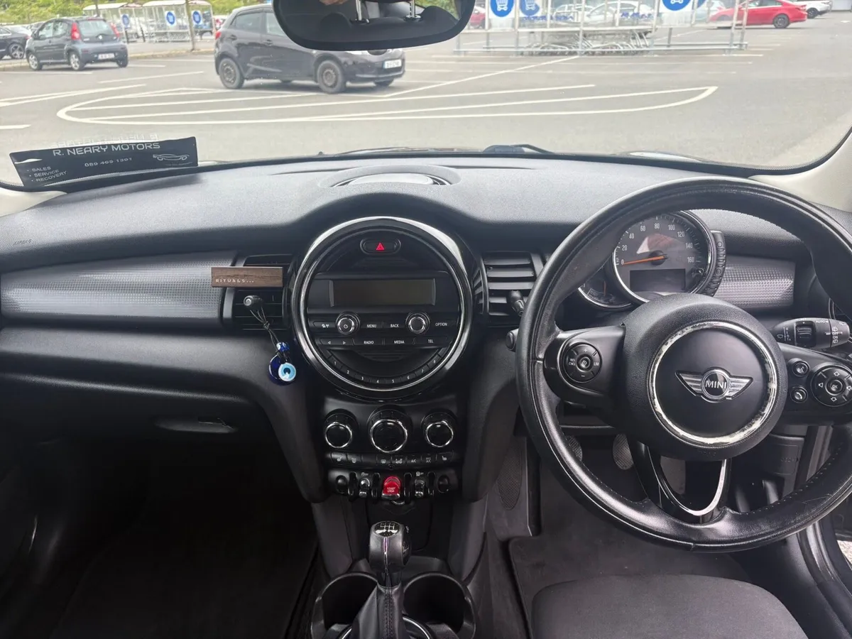 Mini Cooper Sport - Image 3
