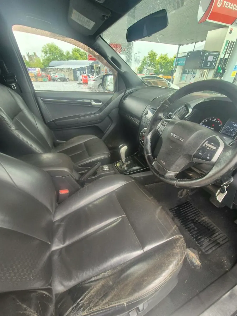 Isuzu  DeMax Crew Cab  152 - Image 4