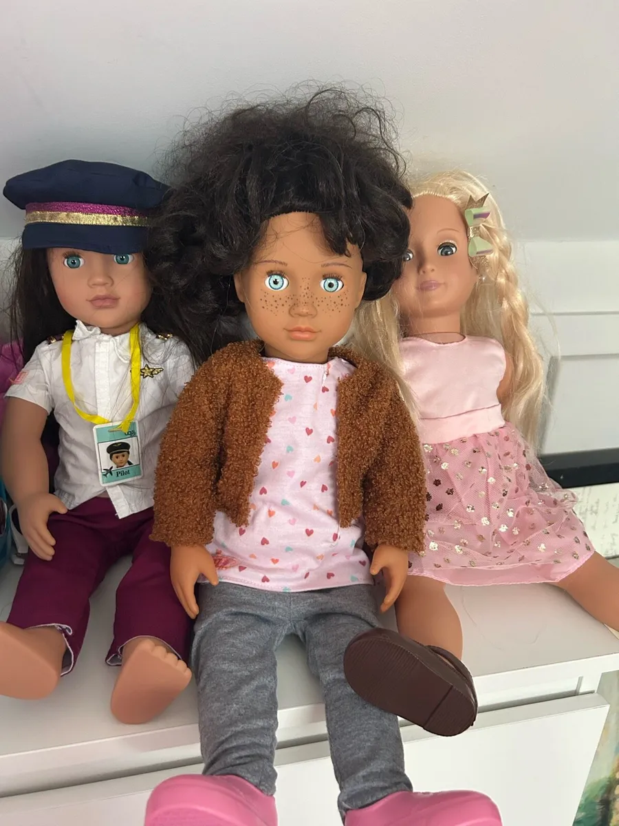 Our Generation dolls and caravan - Image 2