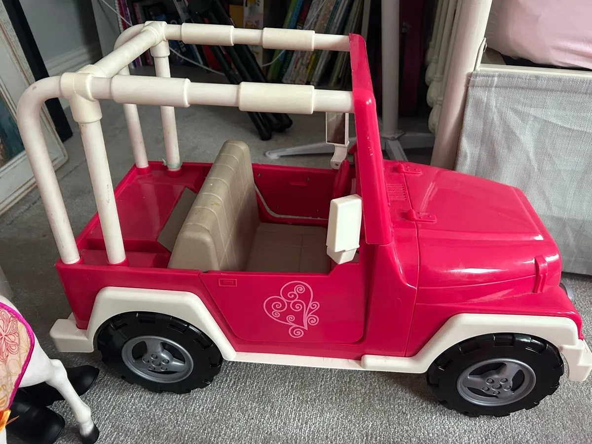 Our Generation dolls and caravan - Image 4