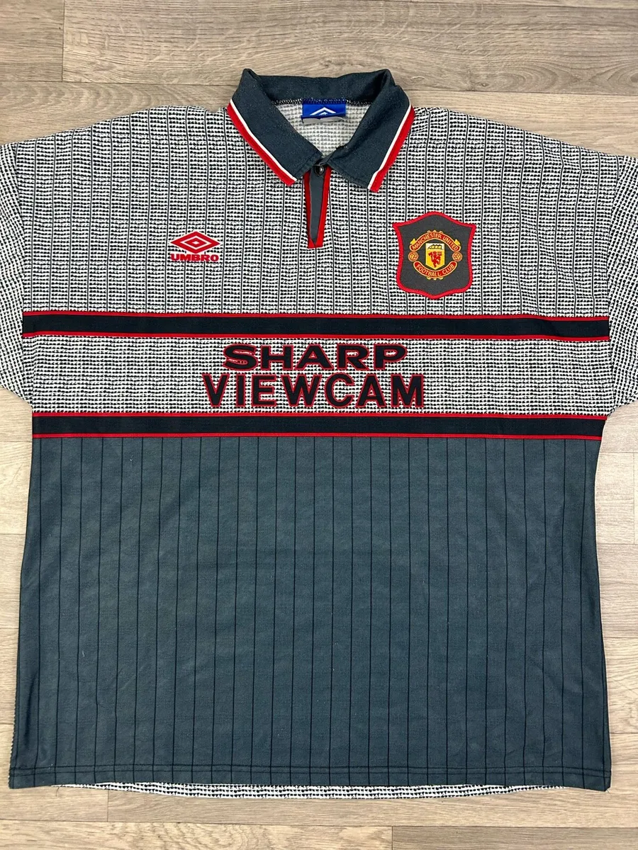 Genuine Vintage 1995 Manchester United Away Jersey - Image 2