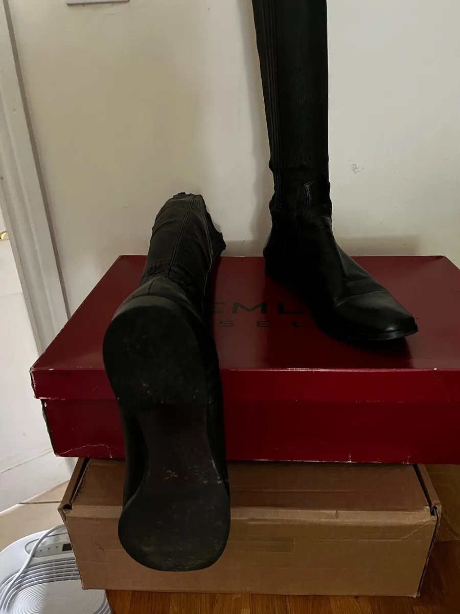 Italian branded black leather boots - Image 4