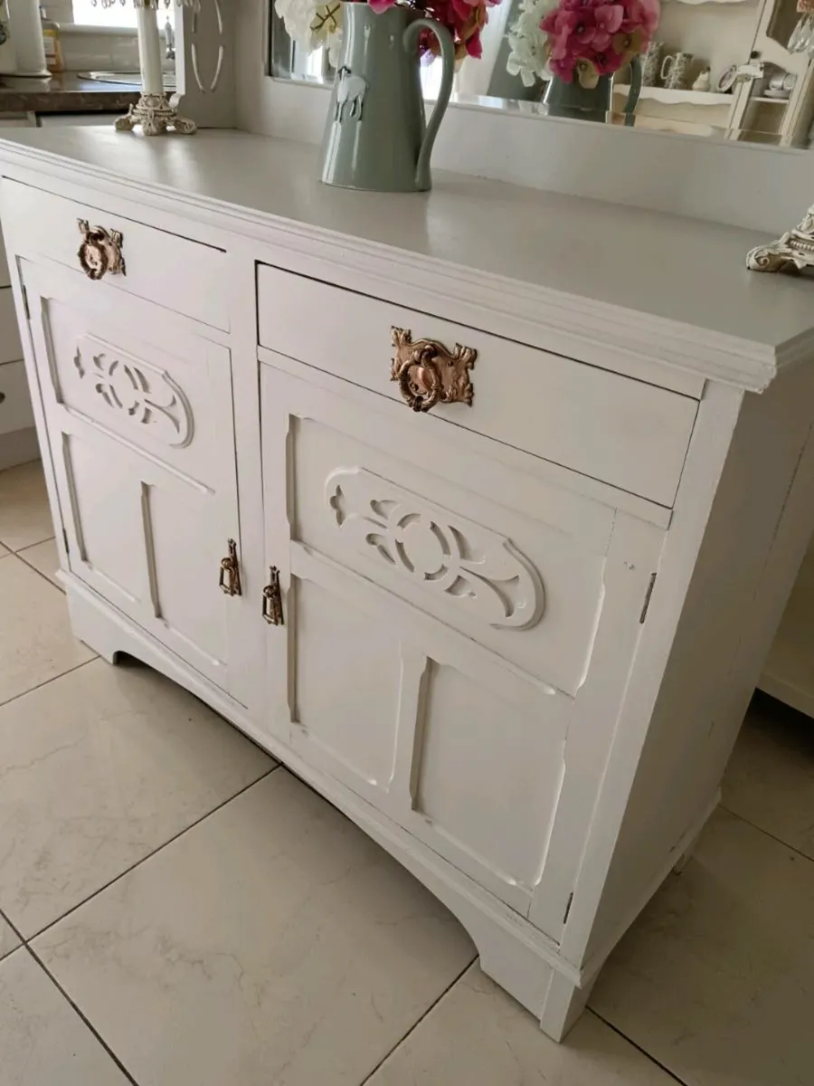 Dresser - Image 3