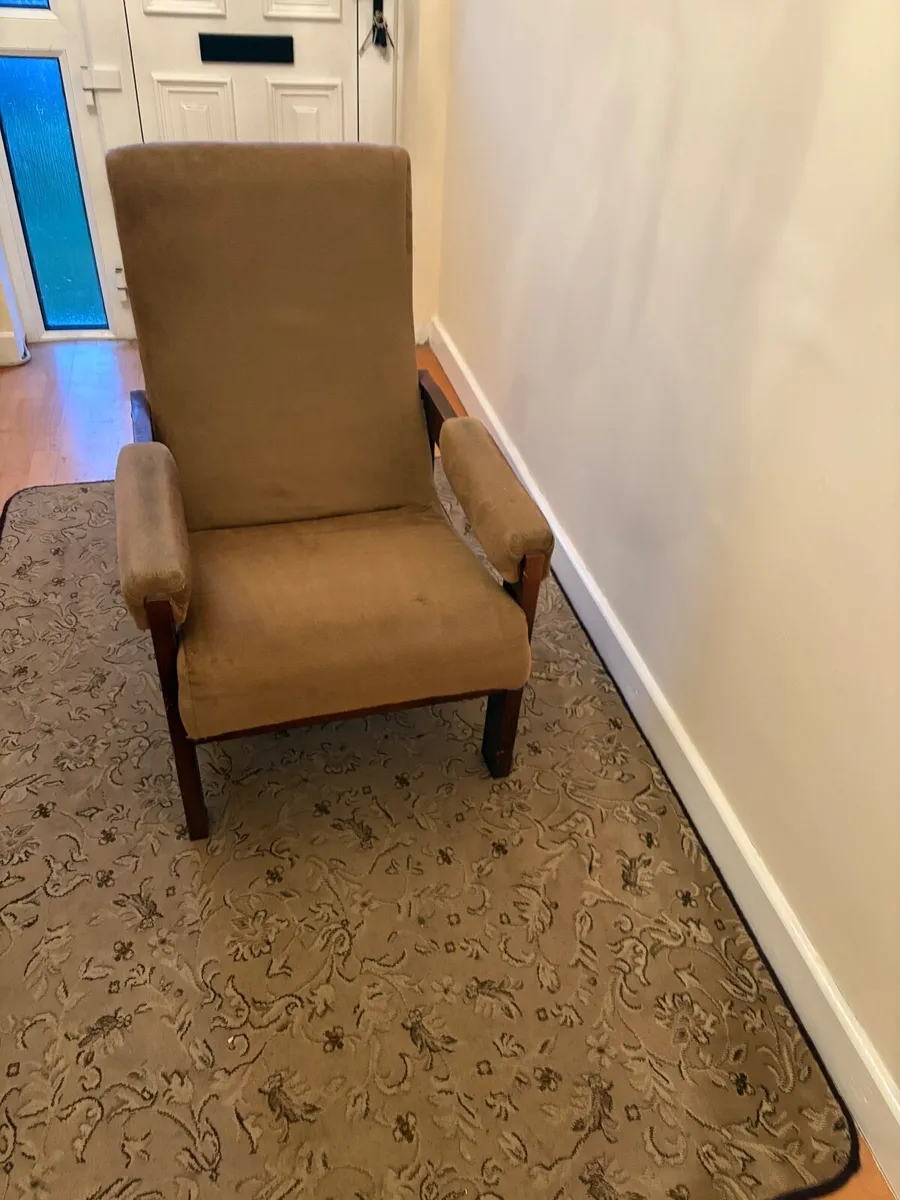 Arm chair - Image 1