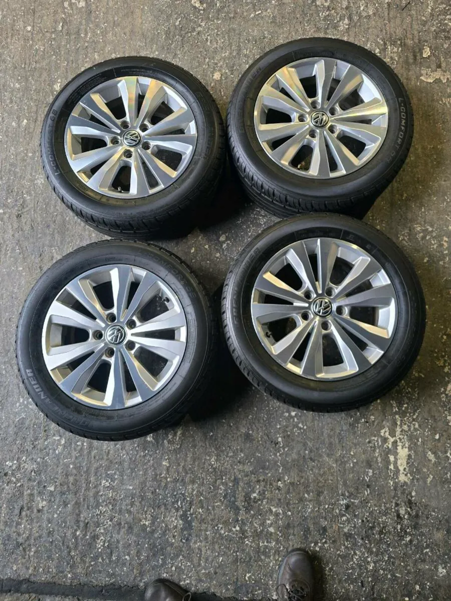 I Am Selling Alloy Wheels Volkswagen 205/55/16