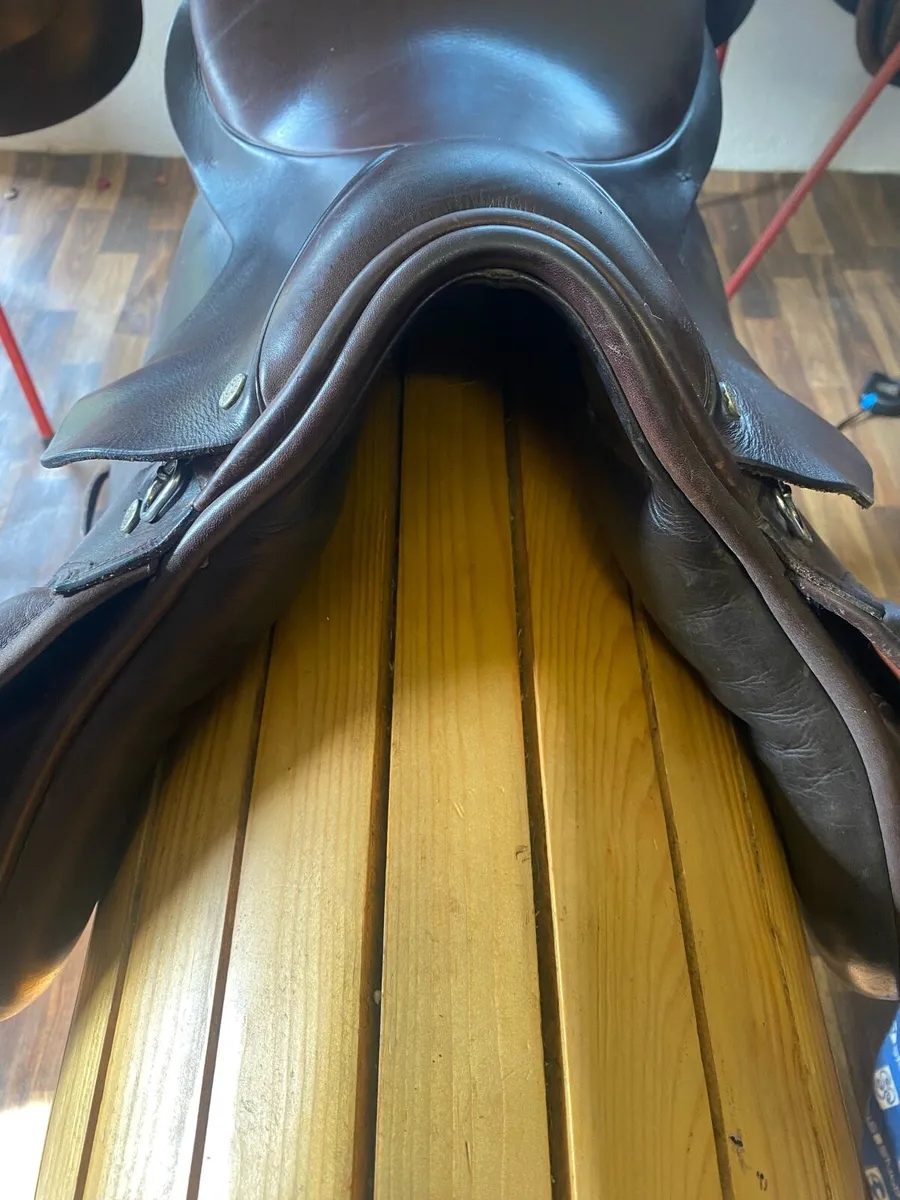 Berney brothers brown Leather saddle - Image 4