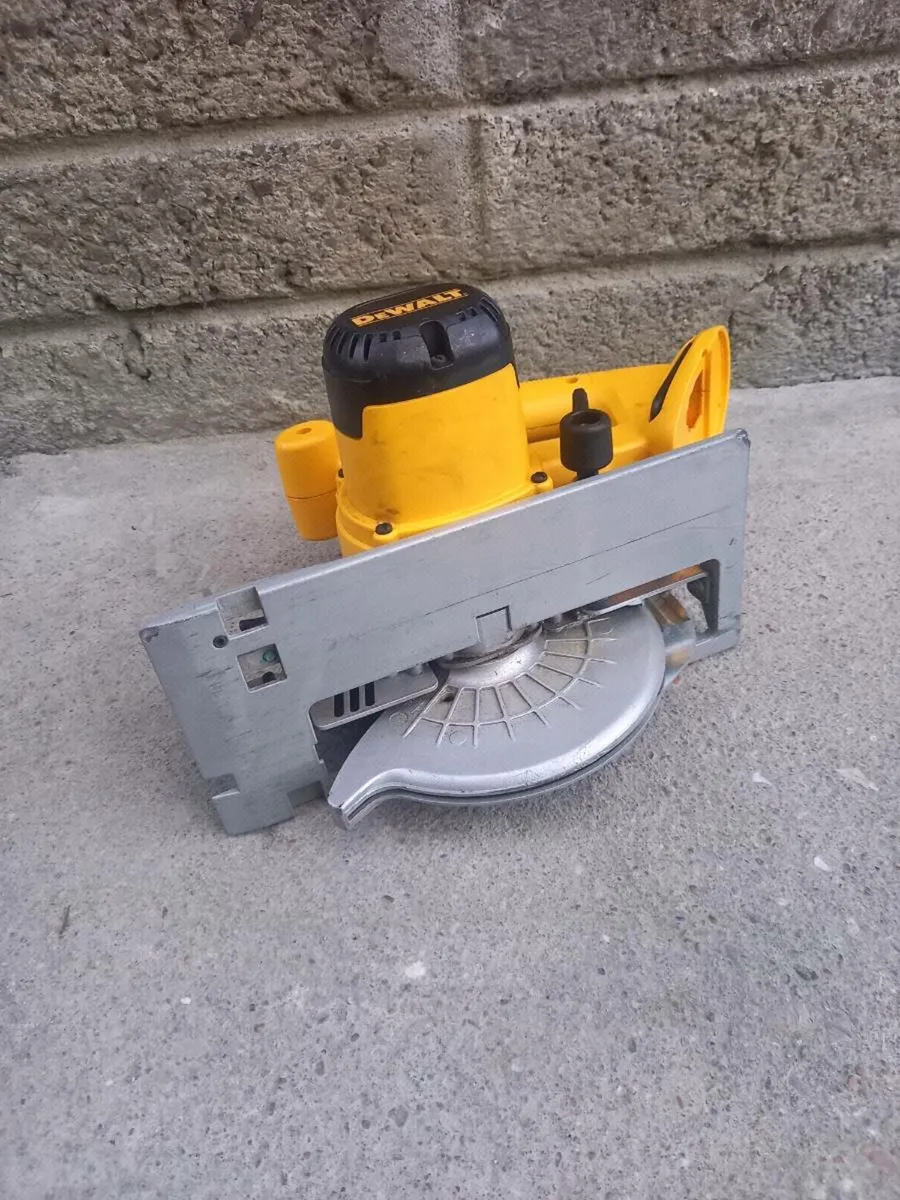 DeWalt Cordless Skilsaw - Image 4