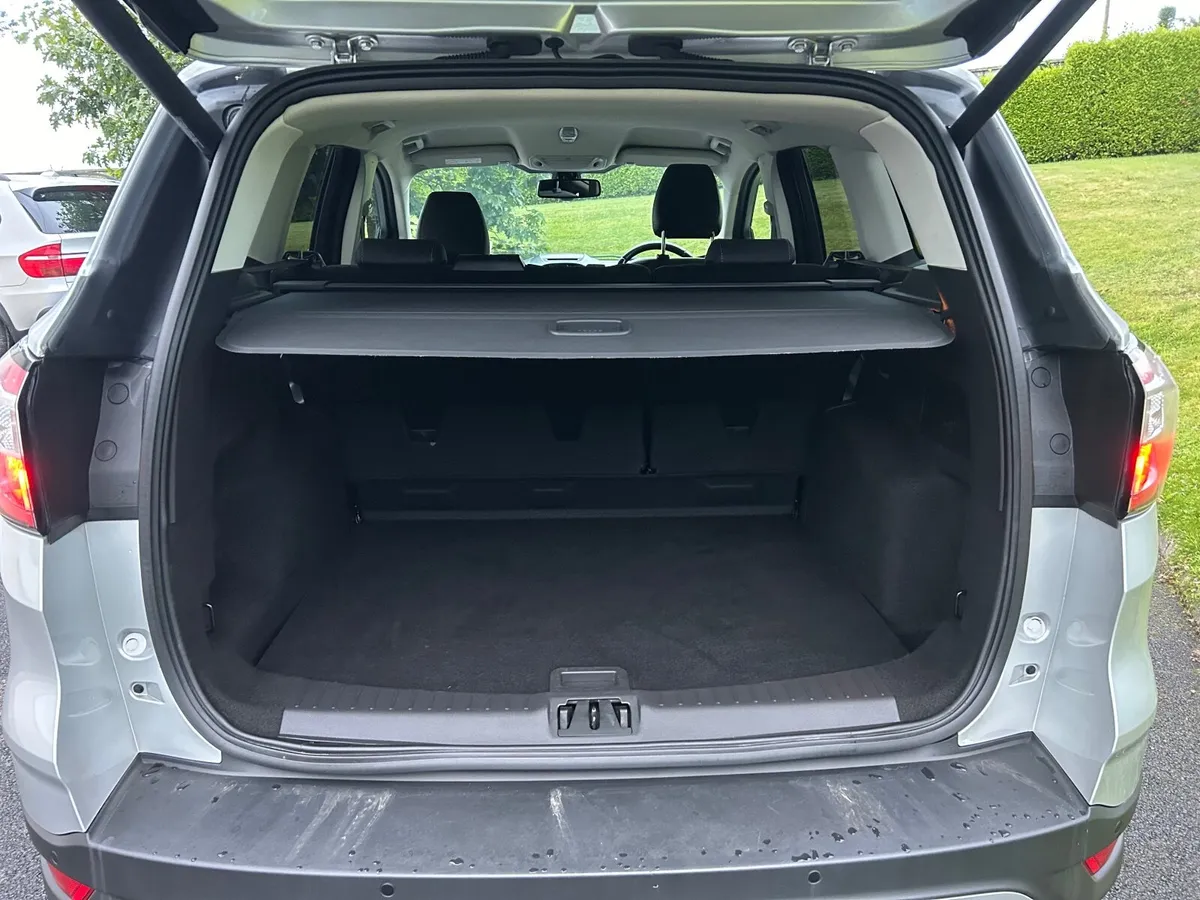 Ford Kuga Crew cab 4 seater 2018 cvrt & Tax - Image 4