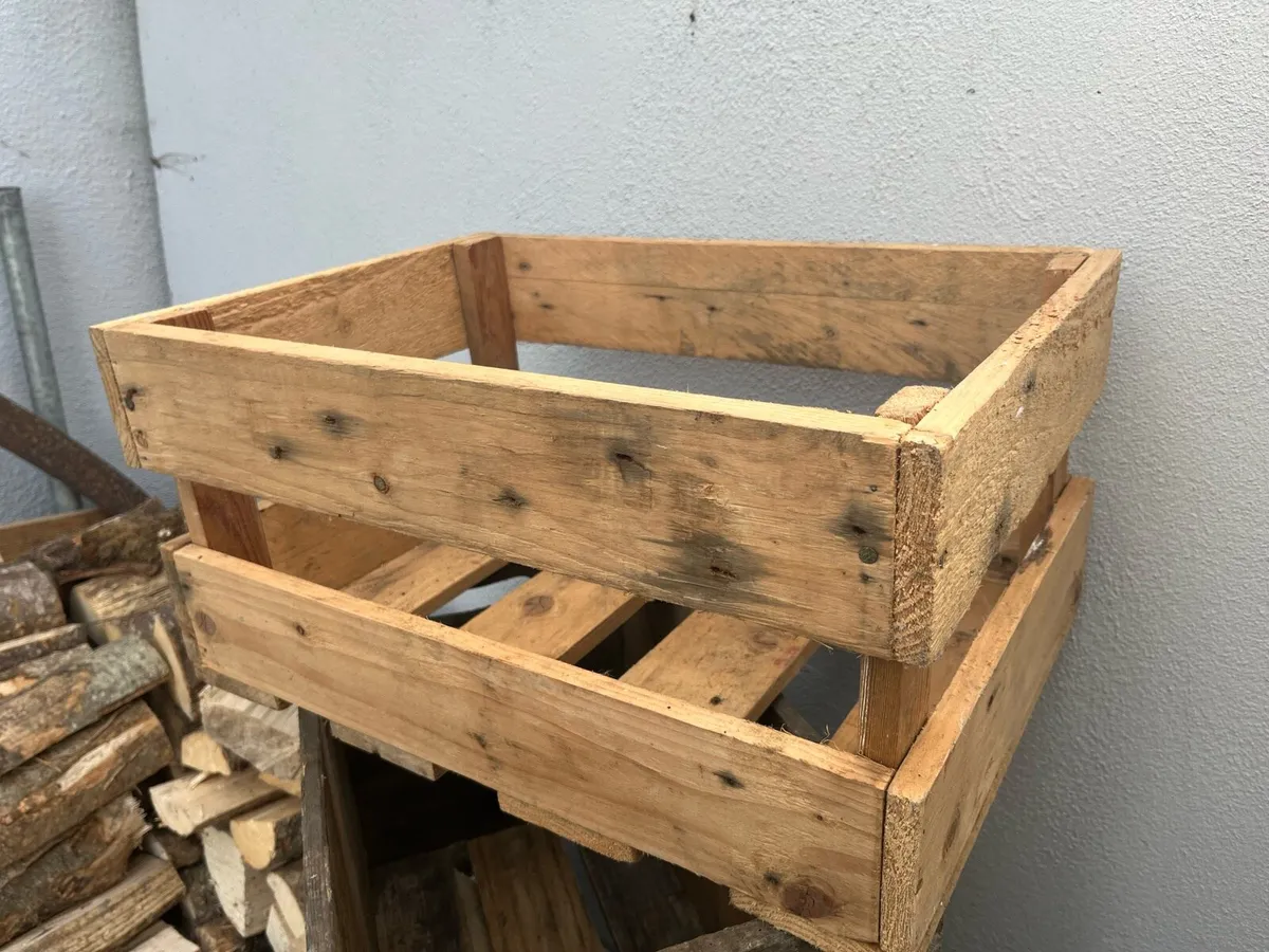 Vintage wood box - Image 1
